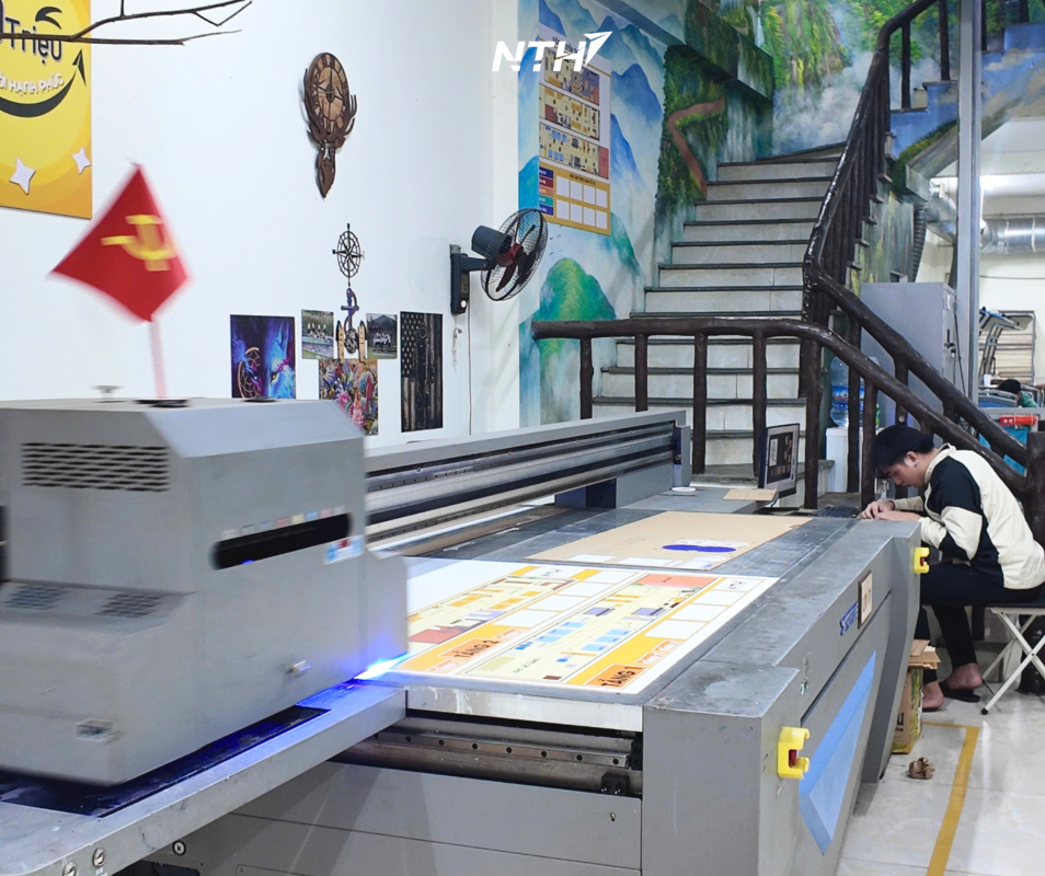 In UV tại xưởng NTH Factory