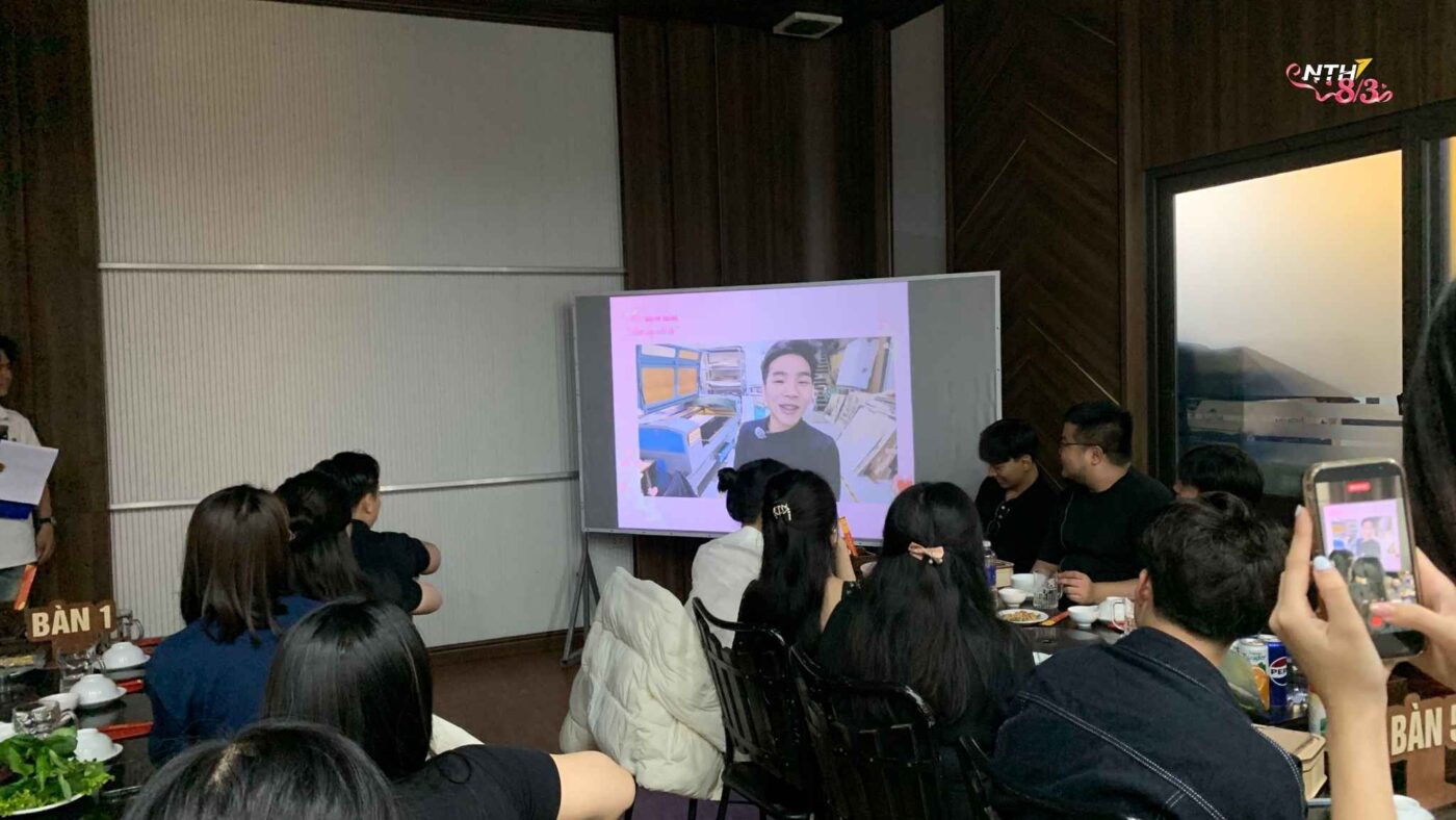 loi-chuc-tu-anh-em-gui-toi-cac-chi-em